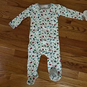 Magnetic me dinosaur multi-colored footie